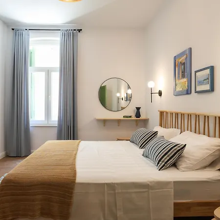 Апартаменти Kastel Old Town Пула