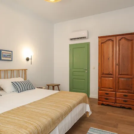 Kastel Old Town Апартаменти